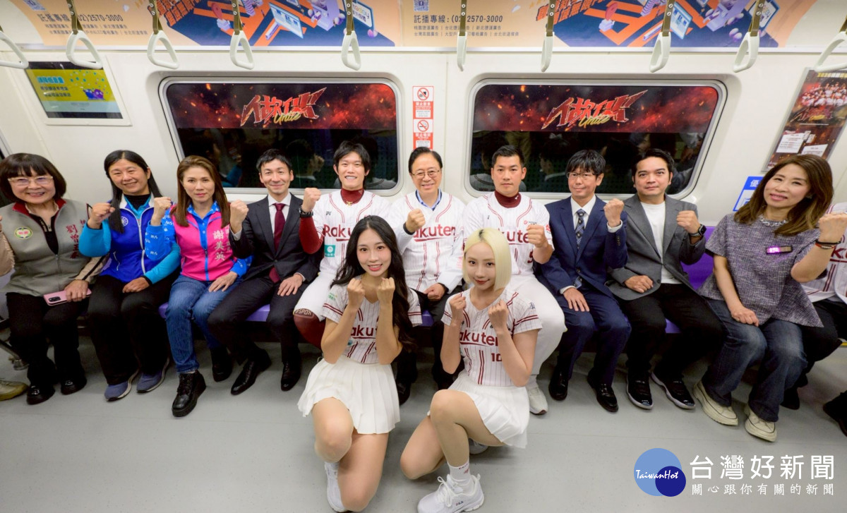 張善政搭機捷聯名彩繪車　號召10號隊友全力挺桃猿