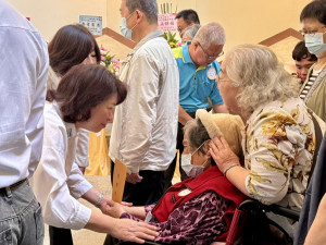 嘉義市長黃敏惠慰問先烈遺族／嘉義市府提供