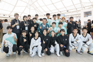 嘉義縣長翁章梁到場關心比賽情形，鼓勵大家穩定發揮、爭取佳績/嘉義縣府提供