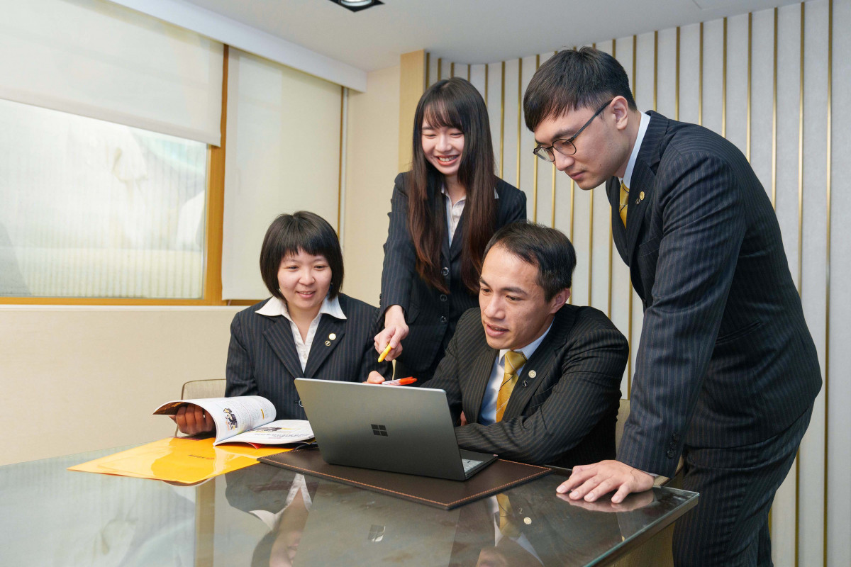 永慶房屋打破房仲業務孤軍奮戰的印象,重視團隊分工,互相協助共同為客戶服務,以提升服務效率。圖片來源:永慶房屋