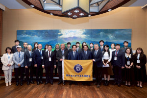 賴清德總統接見「全國大專院校傑出服務性社團暨社團領袖傑青獎」得獎代表，中原大學緊急醫療救護社榮獲接見表揚。