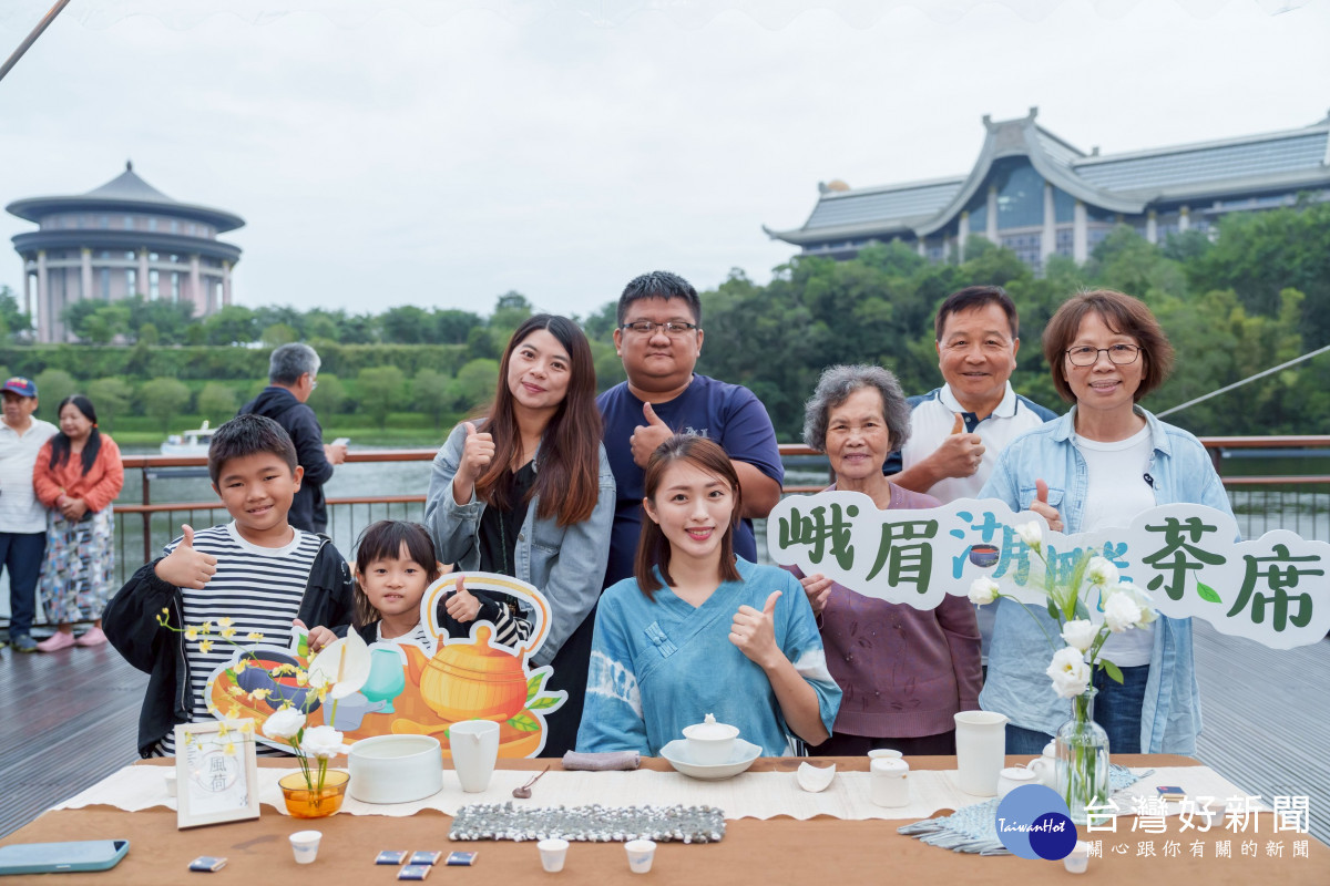 去年茶會吸引民眾踴躍參與。