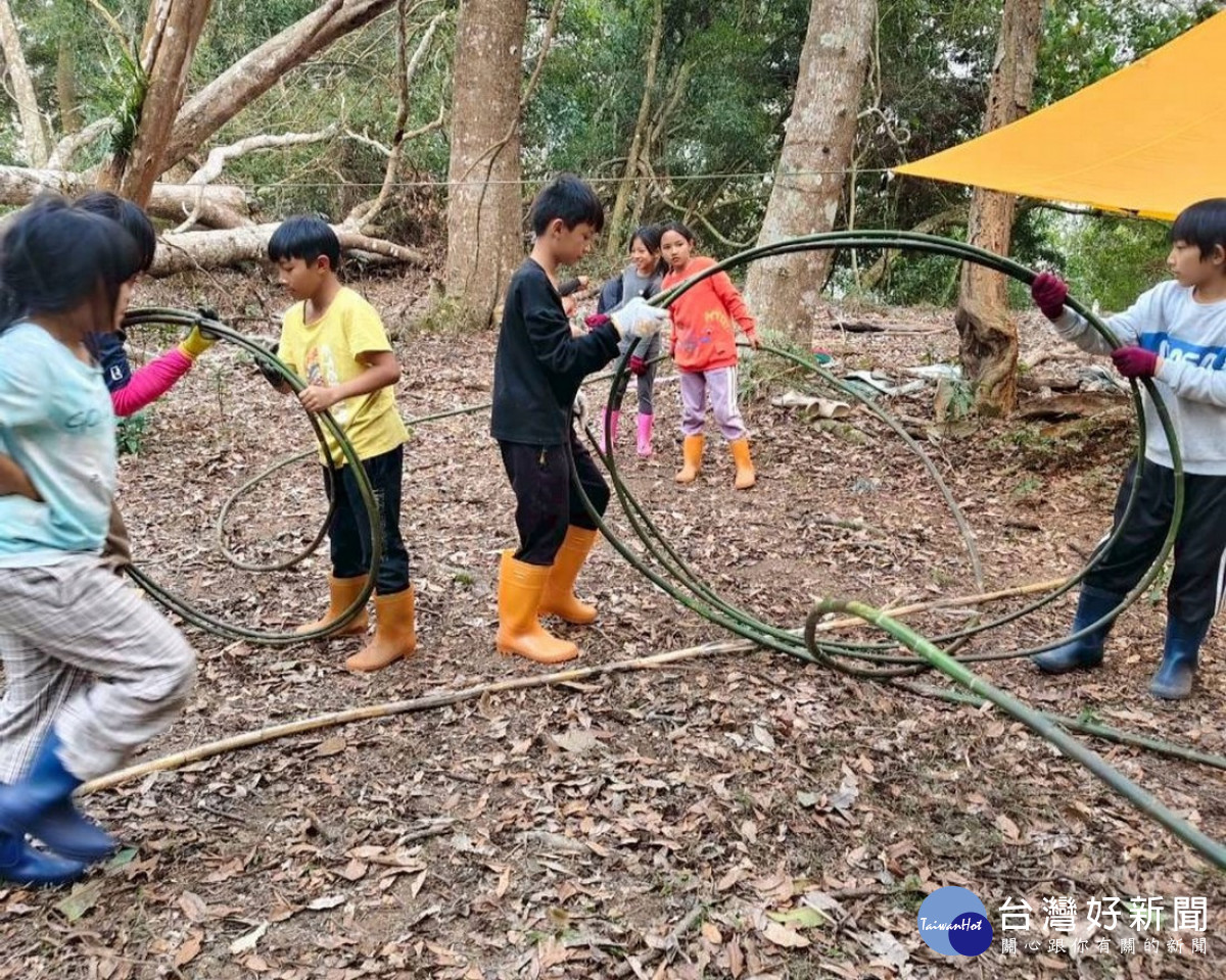 黃藤採集課程。（圖/林業保育署南投分署提供）<br />
<br />
