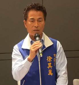 黨團總召徐其萬議員表示，讓市民在桃園真正感受到「生得起、養得起、負擔得起」。