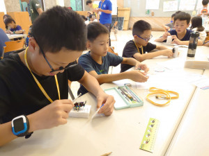 進擊吧！昆蟲偵搜隊｜標本實作(東眼山自然教育中心提供)