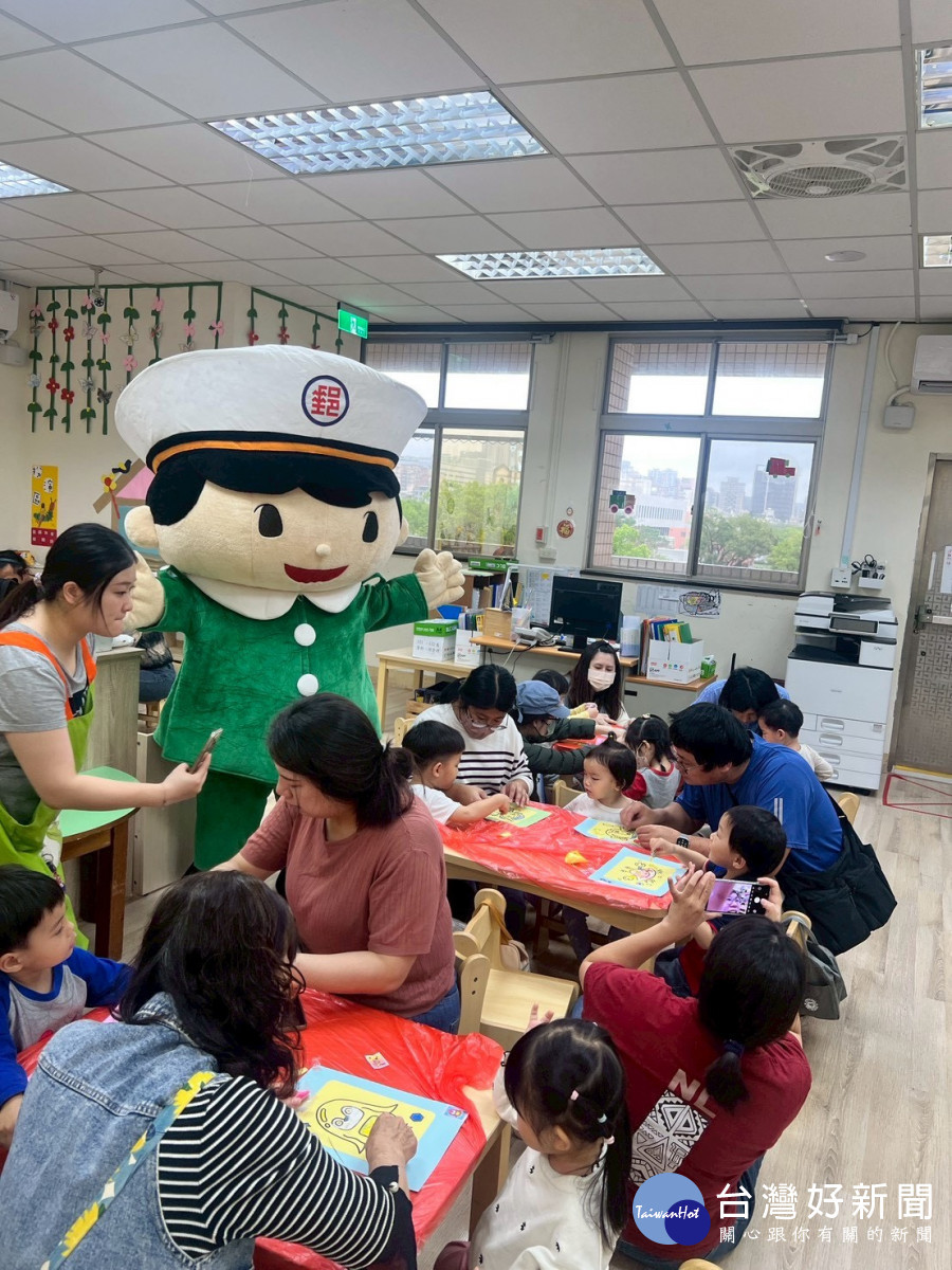 新竹郵局辦「郵愛童心」親子活動　學童與家長留下美好回憶