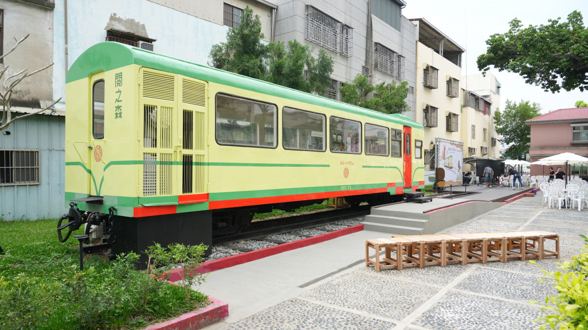 阿里山林業鐵路的林鐵SPC28車廂化身為閱讀與特色學習空間「閱之森」／嘉義市府提供