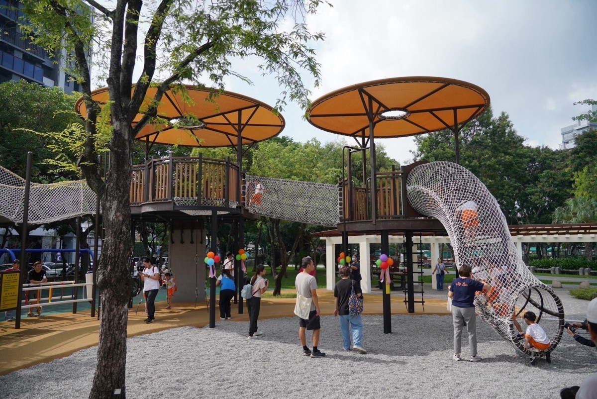 北屯兒童公園有林間探索遊戲場，是小朋友聚集玩樂的首選之一