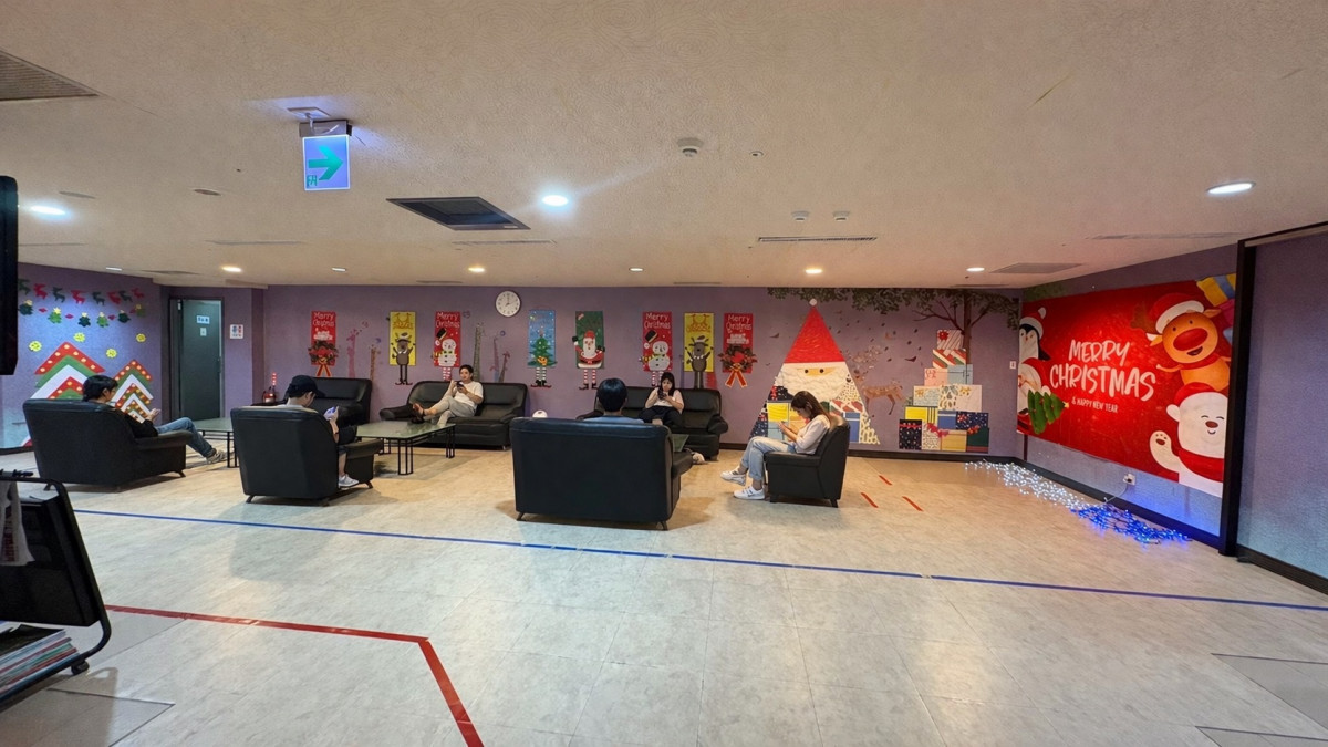 宿舍採取飯店式管理模式，提供全天候管理服務。