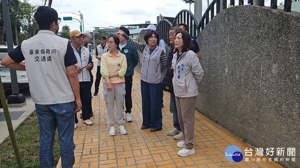 太平溪緊急疏濬、臺東高中周邊人行環境改善將完工　饒慶鈴視察慰勉同仁辛勞