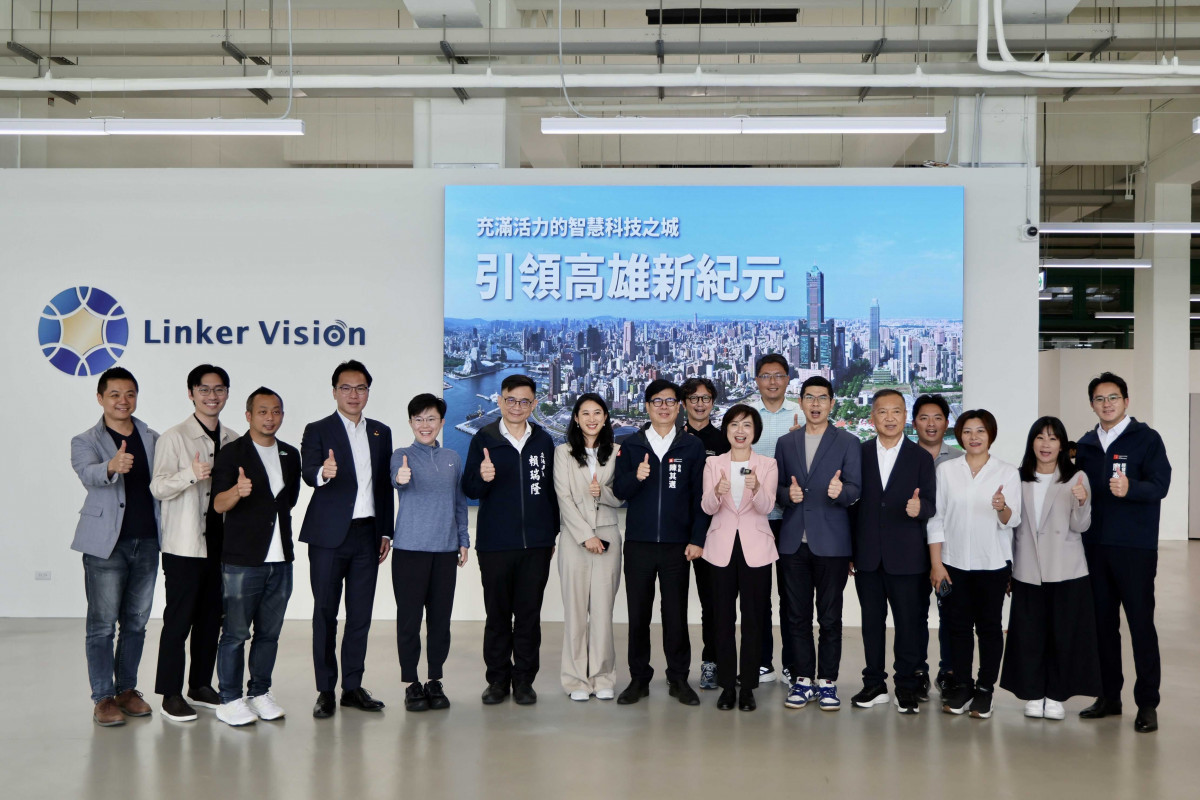 立委何欣純與中市議會訪團參訪高雄AI創新基地　陳其邁盼雙城交流深化智慧治理