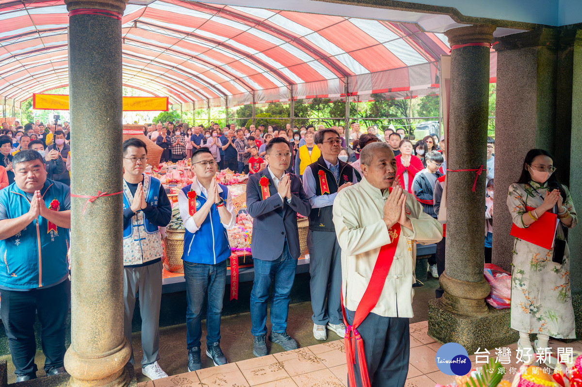 桃園市副市長蘇俊賓出席「鄧屋雲閣塔建塔70周年」慶典。<br />
