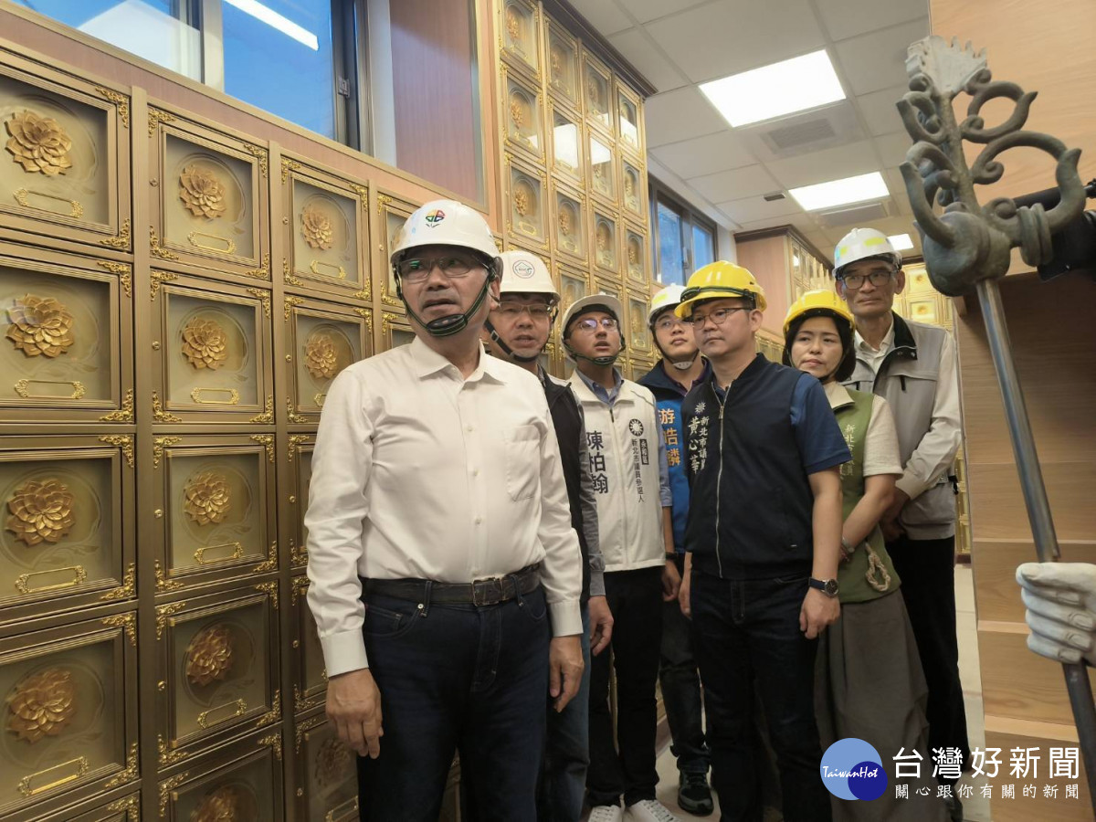 視察新店五城公墓清明服務　侯友宜：續增3,939櫃位及環保葬區