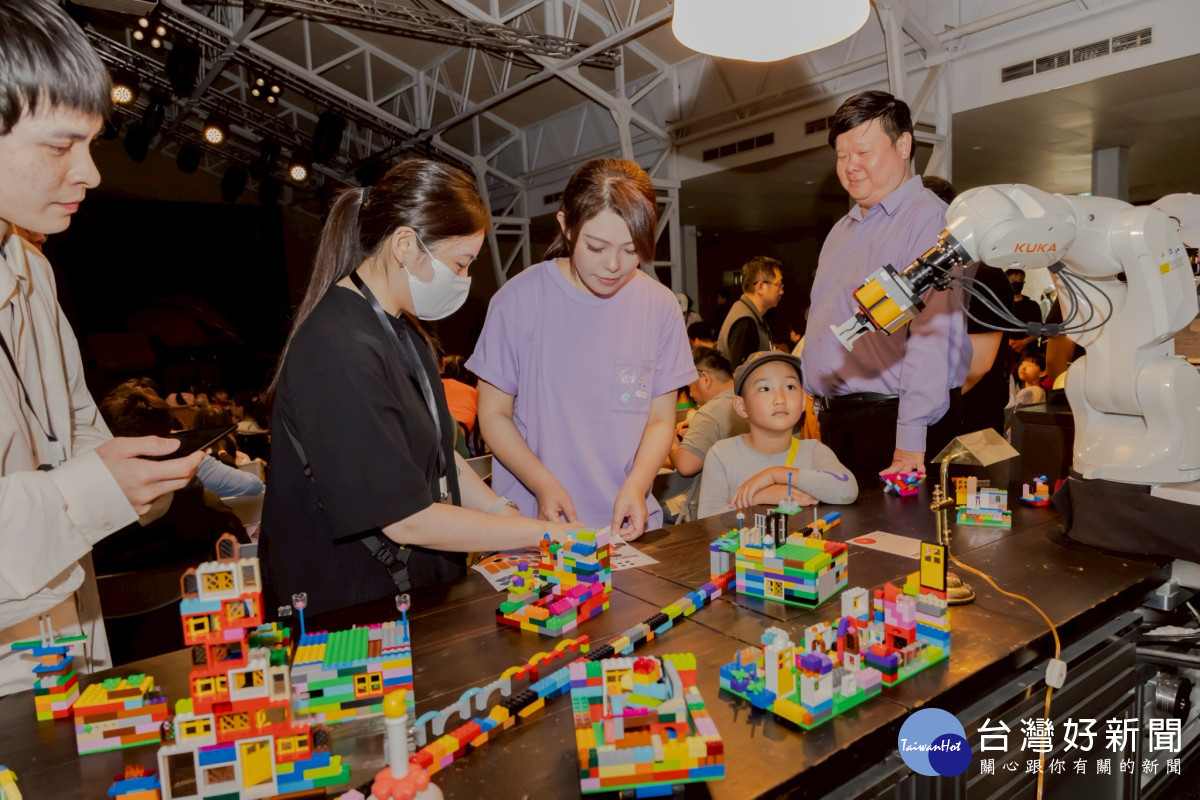 體驗「小庫卡集章挑戰」。