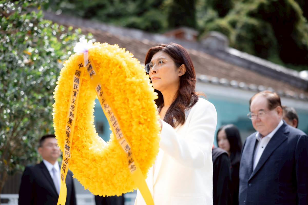 「一邊擋軍購一邊親美？」　林濁水諷鄭麗文：外交論述比柯文哲更「瘋狂」