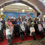 環保局舉辦老舊機車換電動機車及設汽車充電樁補助記者會。（記者扶小萍攝）