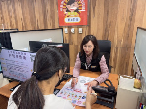 桃竹苗分署運用「婦女再就業計畫」協助41歲的小雅(化名)順利重返職場，並穩定就業自我實現。