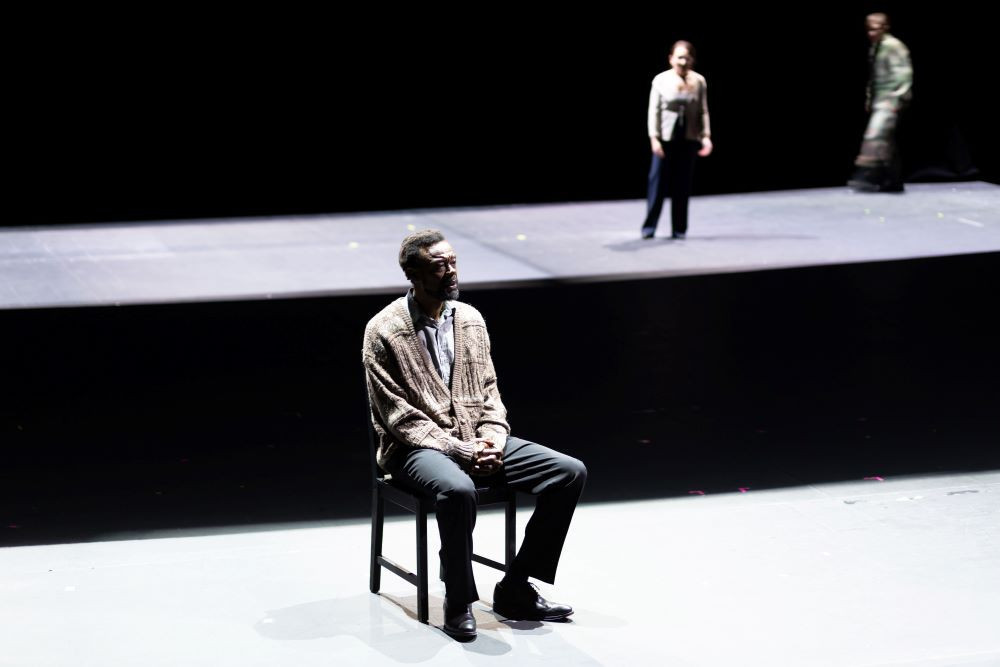 帶著觀眾在不同情感與情境間跳躍　中劇院法國劇場《兩韓統一》隱喻愛情