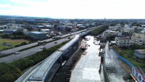 飛天鑽地打通北彰化路網，王惠美視察大埔截水溝堤岸道路拓寬工程115年9月底首段通車。圖／彰化縣政府提供