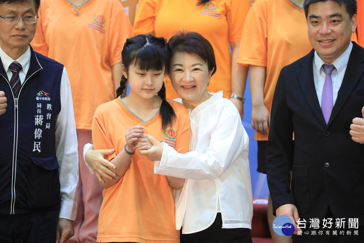 中市5350名模範學生受表揚　盧秀燕勉勵發揮典範影響力引領同儕共同成長