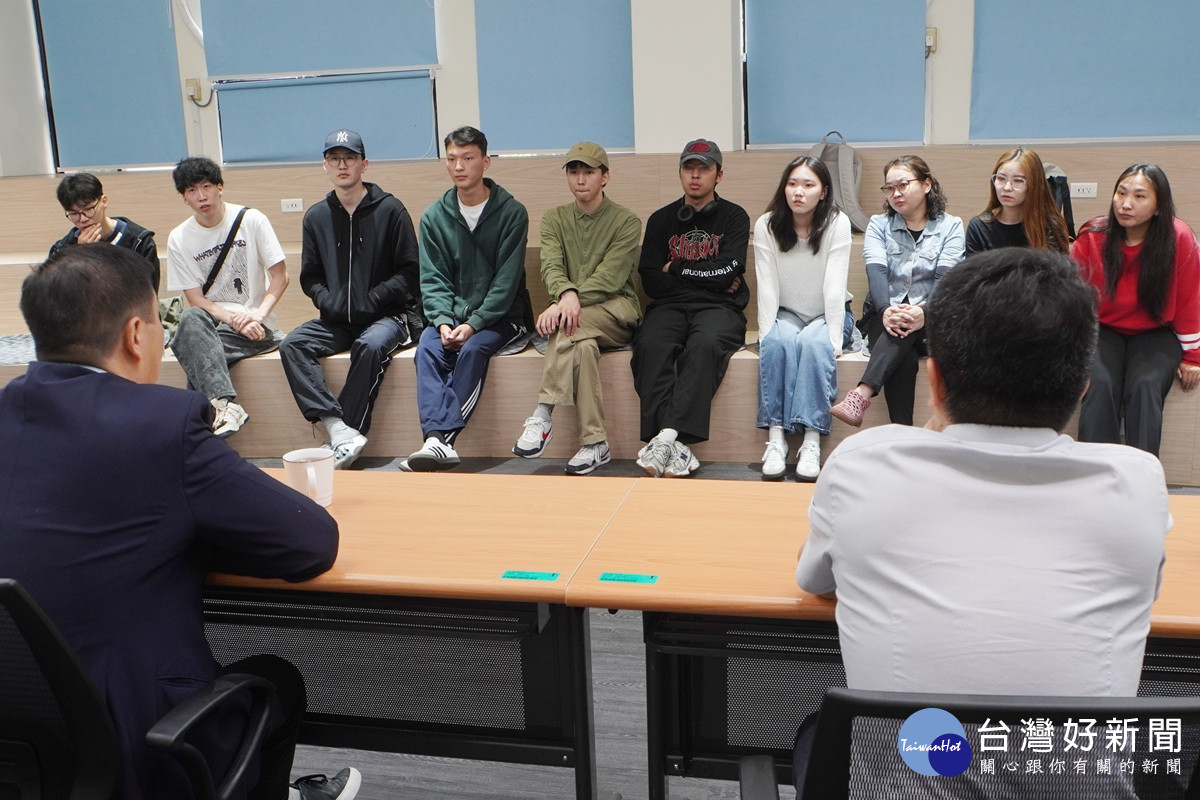 烏蘭巴托經貿代表與大葉蒙古學生座談 了解在學習與生活上的適應情形