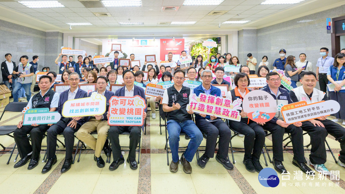 大合照。<br />
<br />
