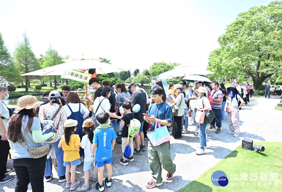 彰化淨零嘉年華湧千人,王惠美宣布116年機車定檢全面e化。圖/彰化縣政府提供