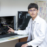 林奇柏醫師說明，「影像導引融合切片」從會陰處進行取樣，感染低、安全性高，恢復快、影響小，適合高齡及慢性病患者。圖／彰基醫院提供