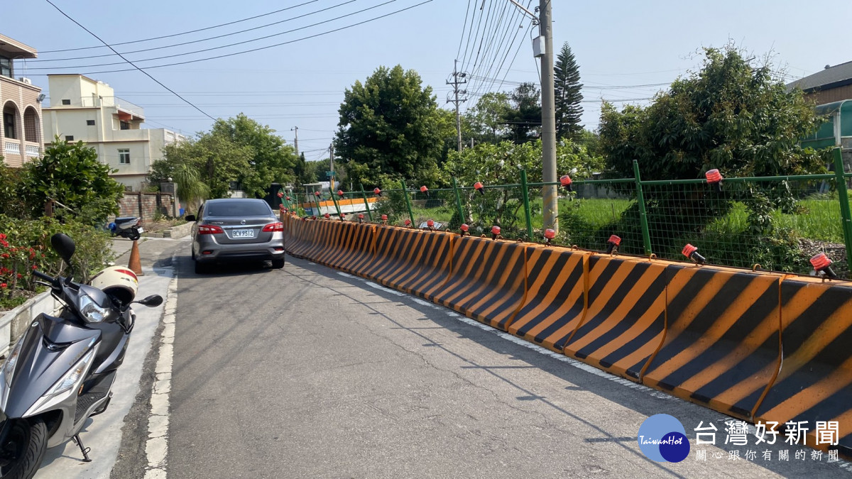 潭富路二段160巷平均寬度約3.4m(最寬4m，最窄處2.8m)。