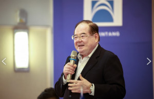 李乾龍驚傳座車遭裝追蹤器