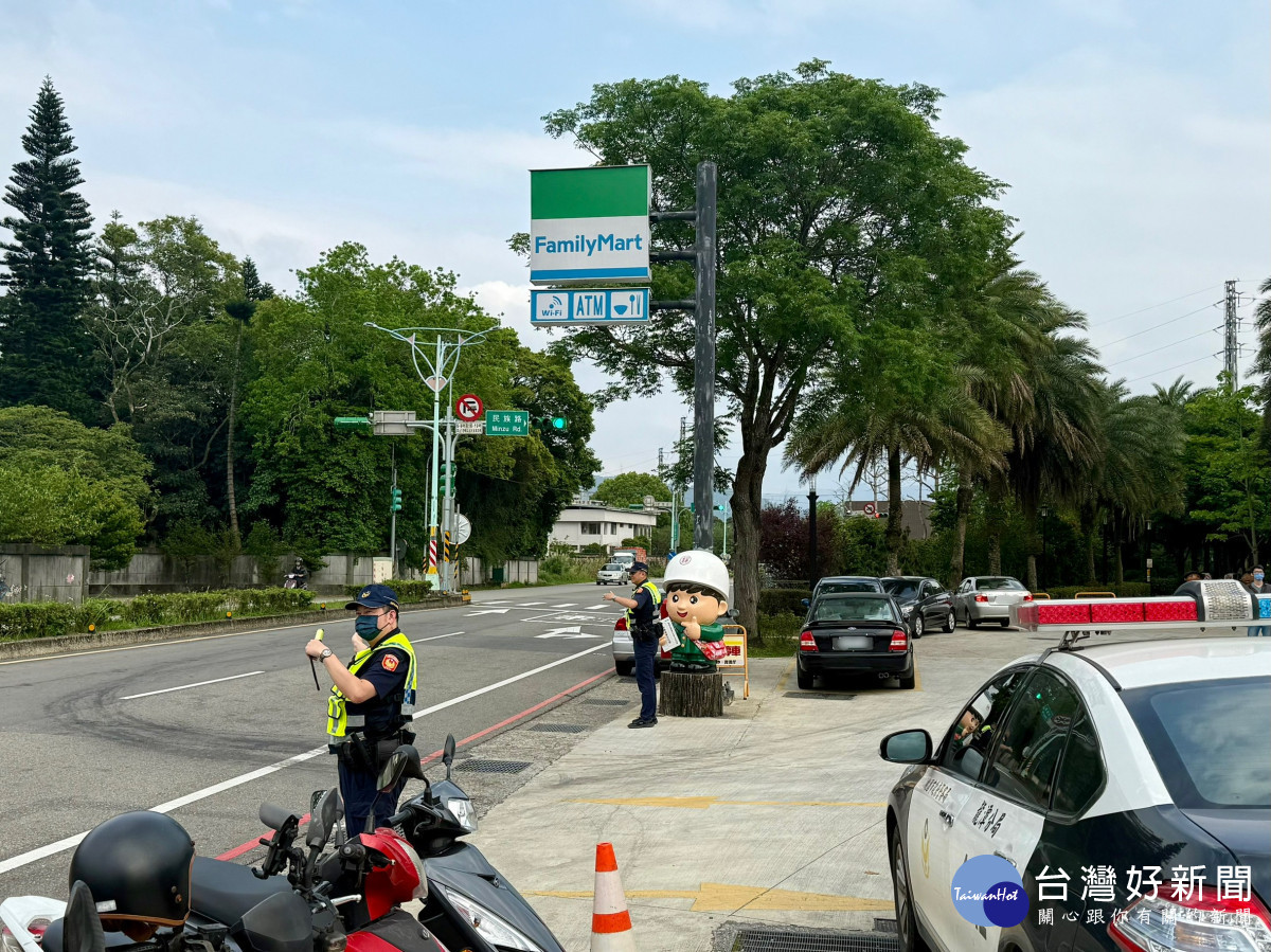 桃園客家桐花祭盛大登場,龍潭警分局提醒民眾注意交通管制措施。<br />
