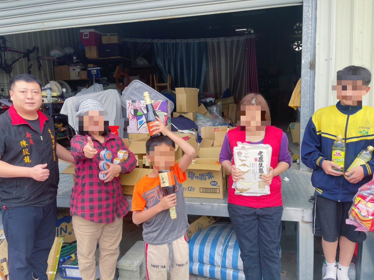 玄尚會行善團發送物資／圖取自玄尚會行善團