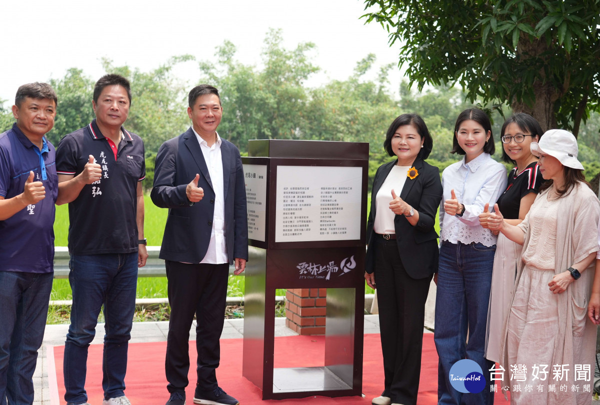 虎尾新舊城區串聯再升級　詩文燈箱點亮芒果大道