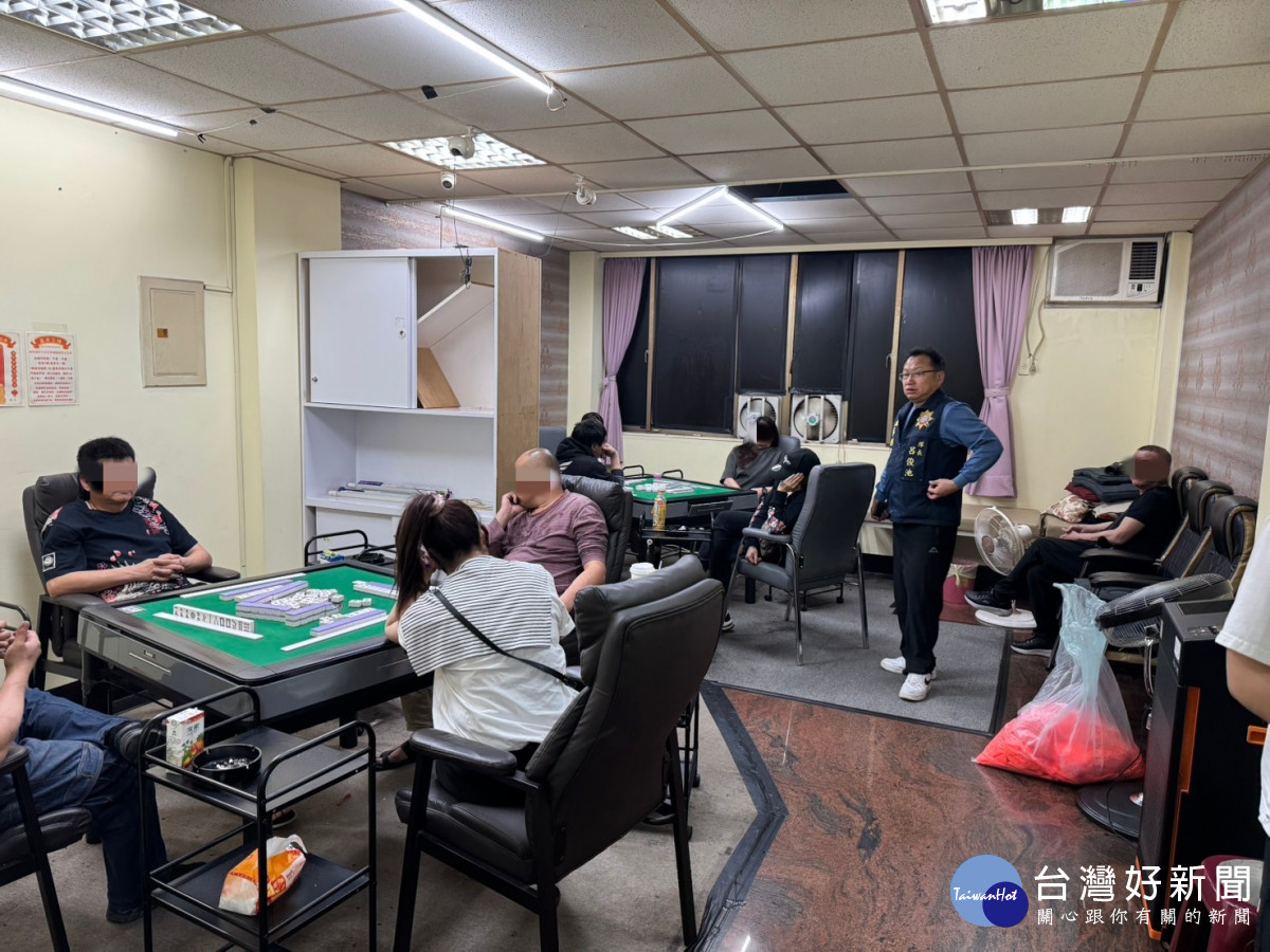 中壢警方雷霆出擊掃蕩賭場逮、查失聯移工，強勢淨化轄區治安。