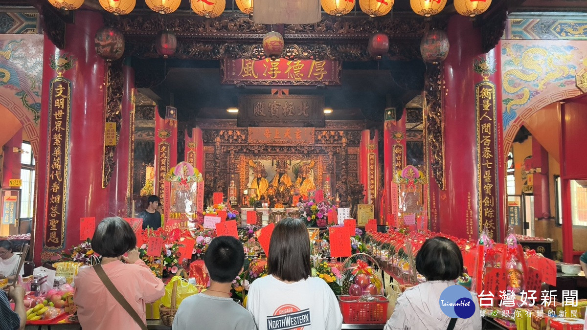 員林衡文宮玄天上帝壽誕  發救濟金與獎學金足顯玄帝神威