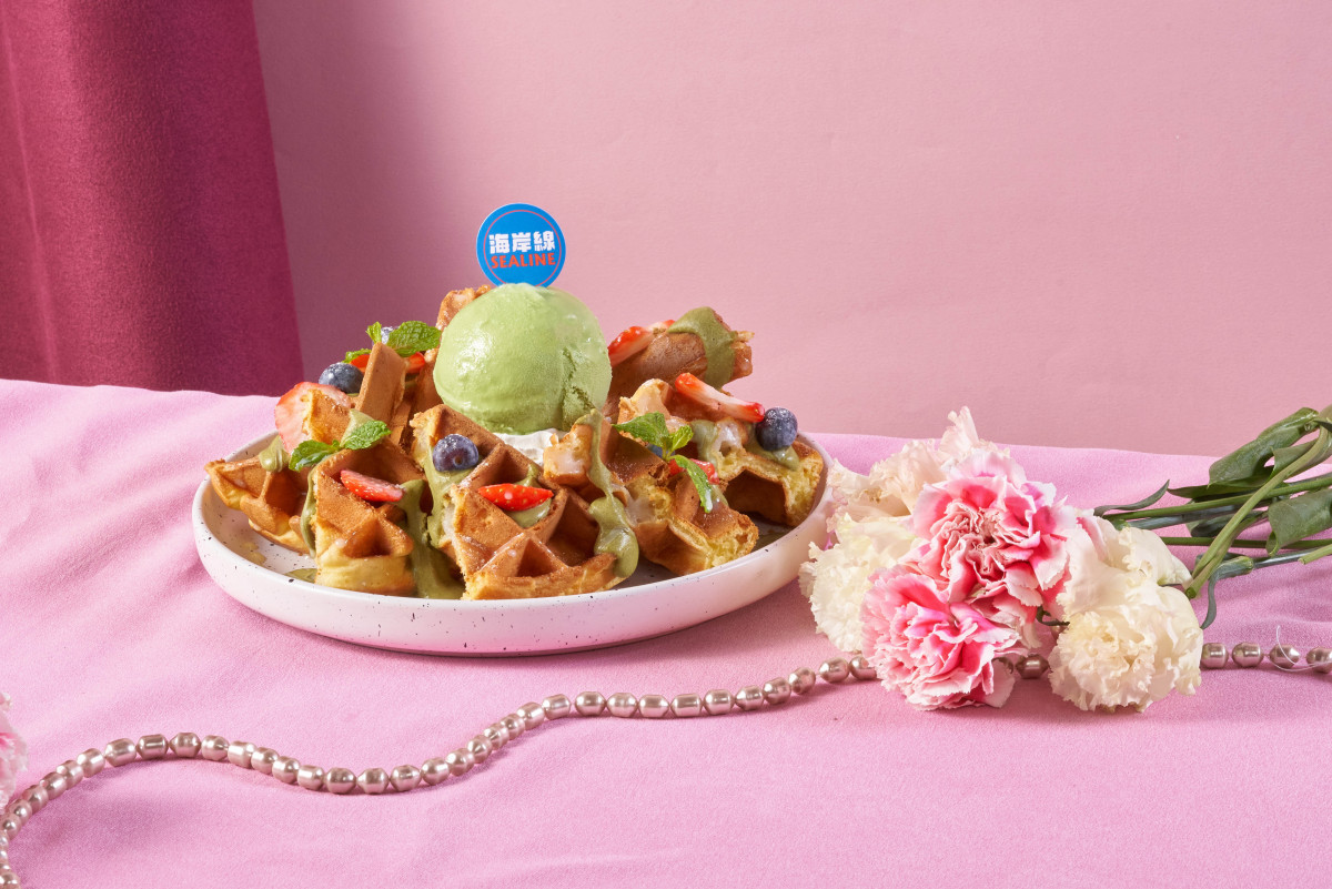 抹茶莓果冰淇淋麻糬鬆餅。