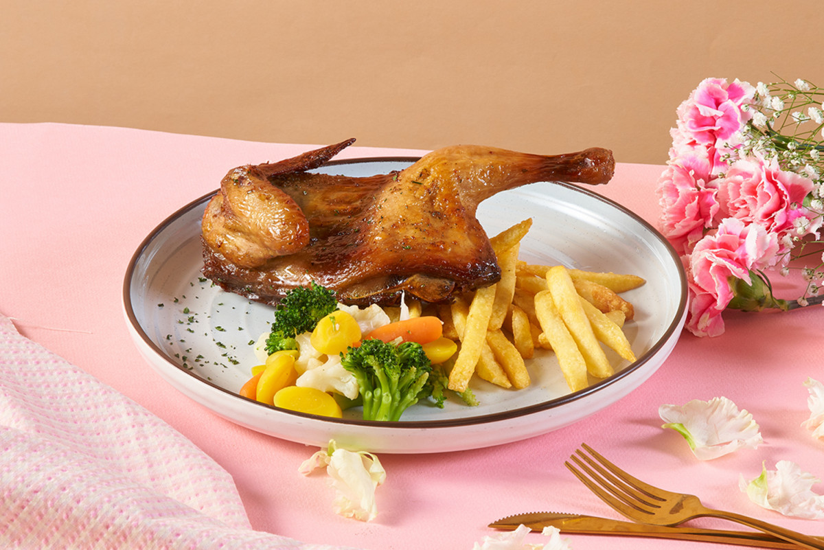 義式香草蒜烤半雞。