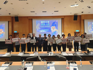 中部地區醫事機構及公會代表共同發表「支持韌性台灣」護理行動宣言。