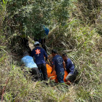 陳姓男山友(67歲、台北市人)於父子斷崖處不慎摔落邊坡約50公尺。（圖/南投縣政府消防局提供）