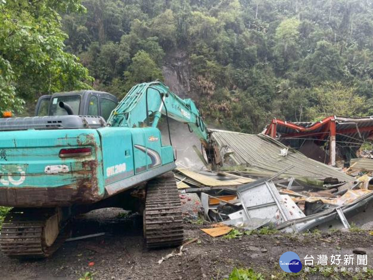 尖石非法營地出包　竹縣府強制拆除違建