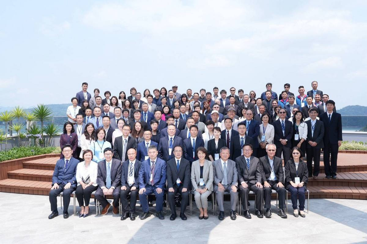 大合照留念。（縣府提供）<br />
<br />
