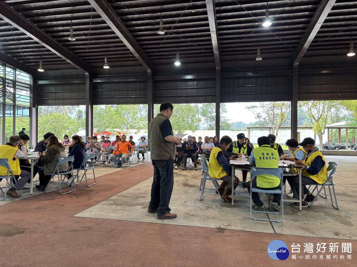 桃市府針對土石流及大規模崩塌辦理防汛整備說明會及教育訓練。