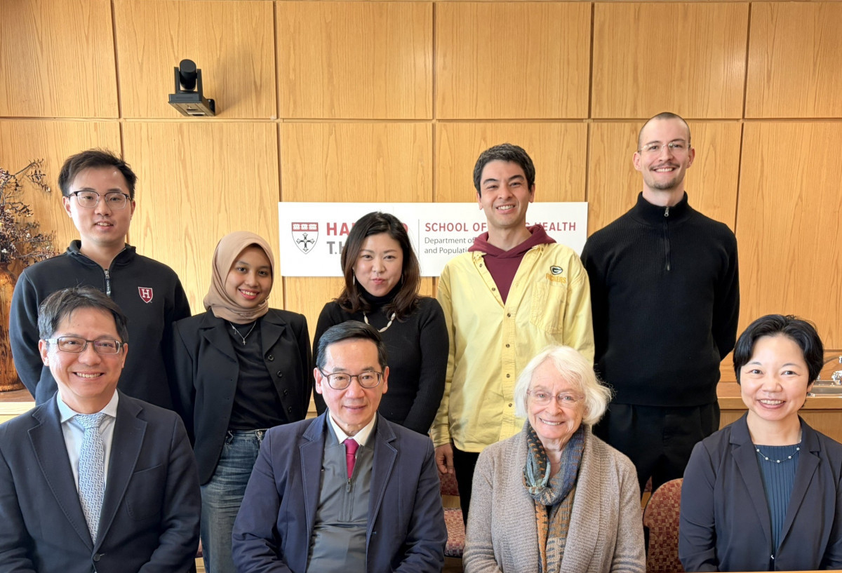 前排左起第二位為張武修教授。圖／秀傳提供