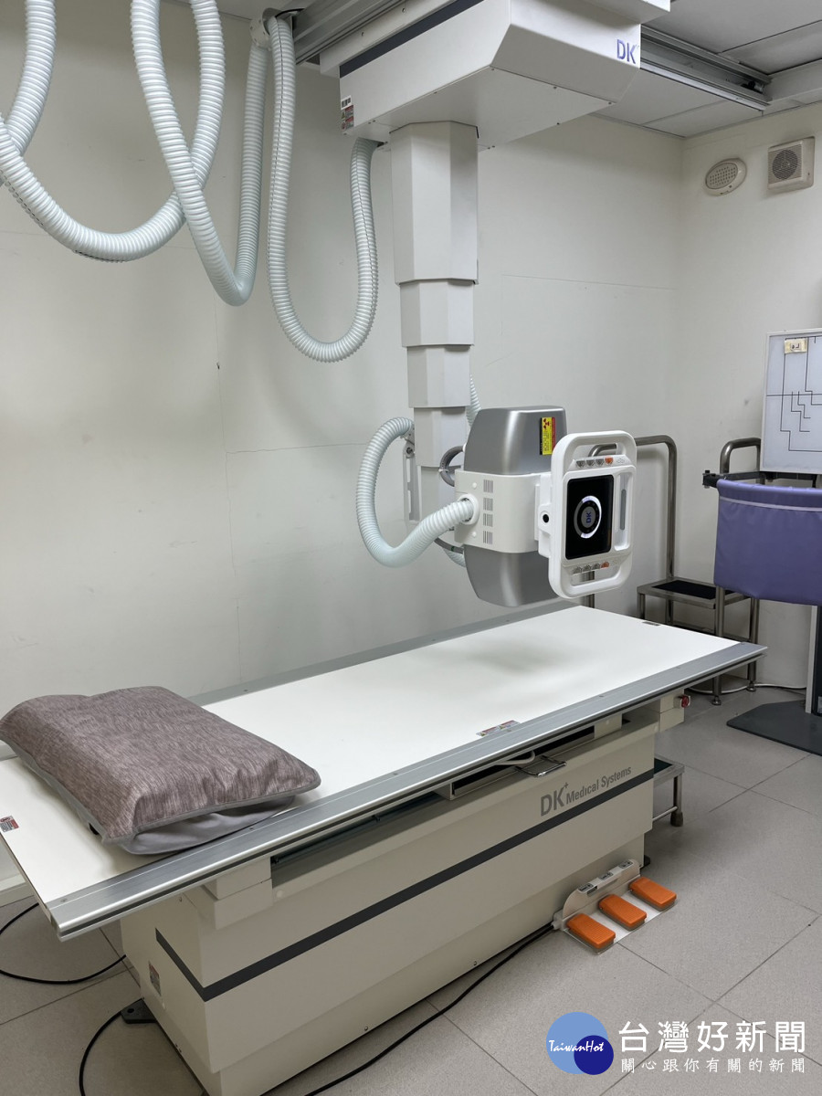 數位X光系統取代傳統底片與顯影流程，可減少化學廢棄物產生。