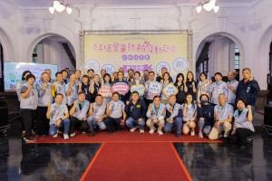 竹市啟動登革熱防疫記者會。
3.高虹安市長致詞
4.環管署北區環境管理中心主任魏文宜致詞
5.環保局長江盛任進行簡報
6.衛生局副局長林素芬進行簡報