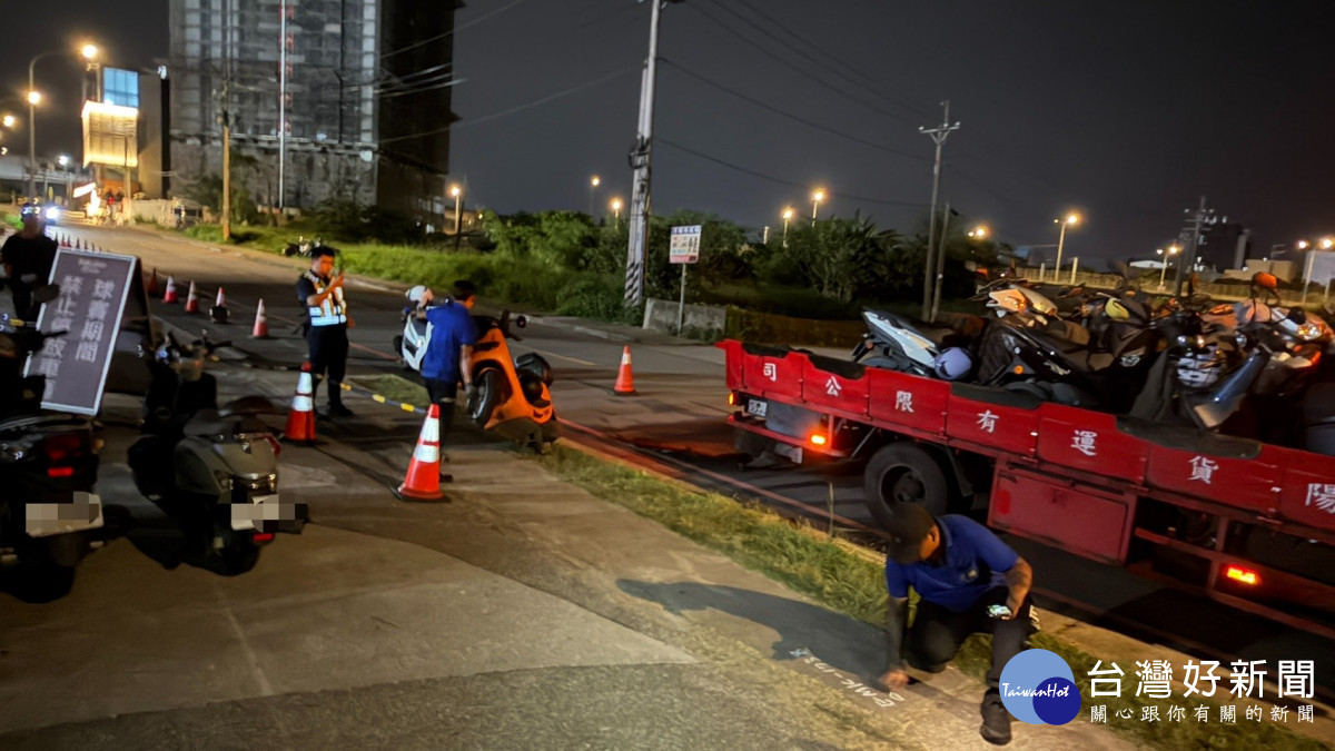中壢警分局球場賽事強化交通執法　拖吊人行道違停機車維護行人安全