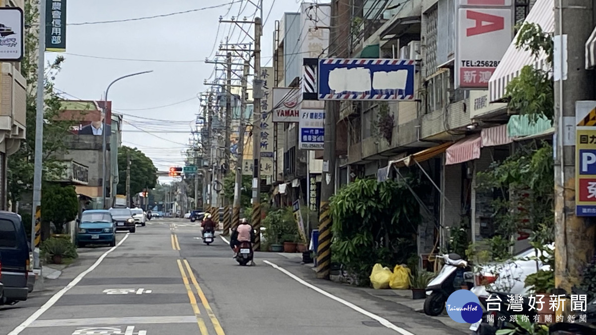 神清路（中山路至神林路）約120公尺路段，密集設置10支電桿。