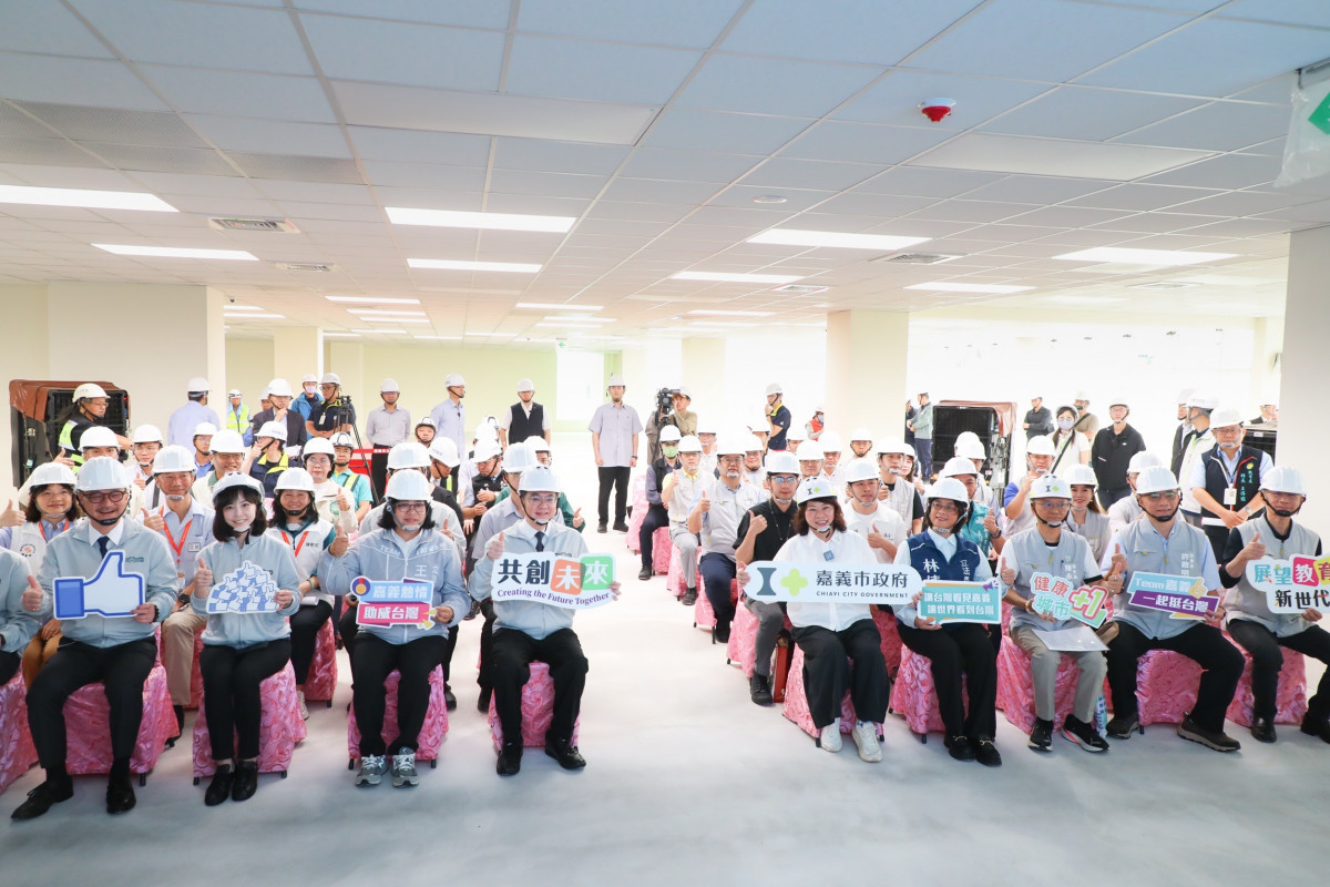 行政院長卓榮泰於今（24）日南下視察即將完工的「嘉義市西區全民運動館」／市府提供