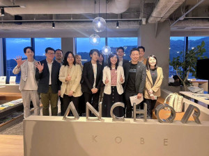 桃園市政府青年事務局長侯佳齡前往日本神戶，參與國際級新創基地「Anchor Kobe五週年慶祝活動」。