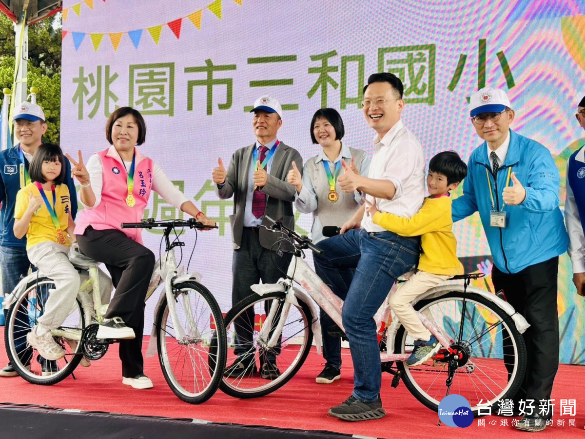 蘇副市長與出席貴賓合影。